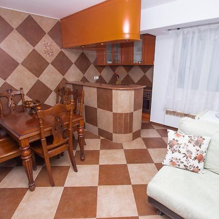 Lea Apartment Bar Dış mekan fotoğraf