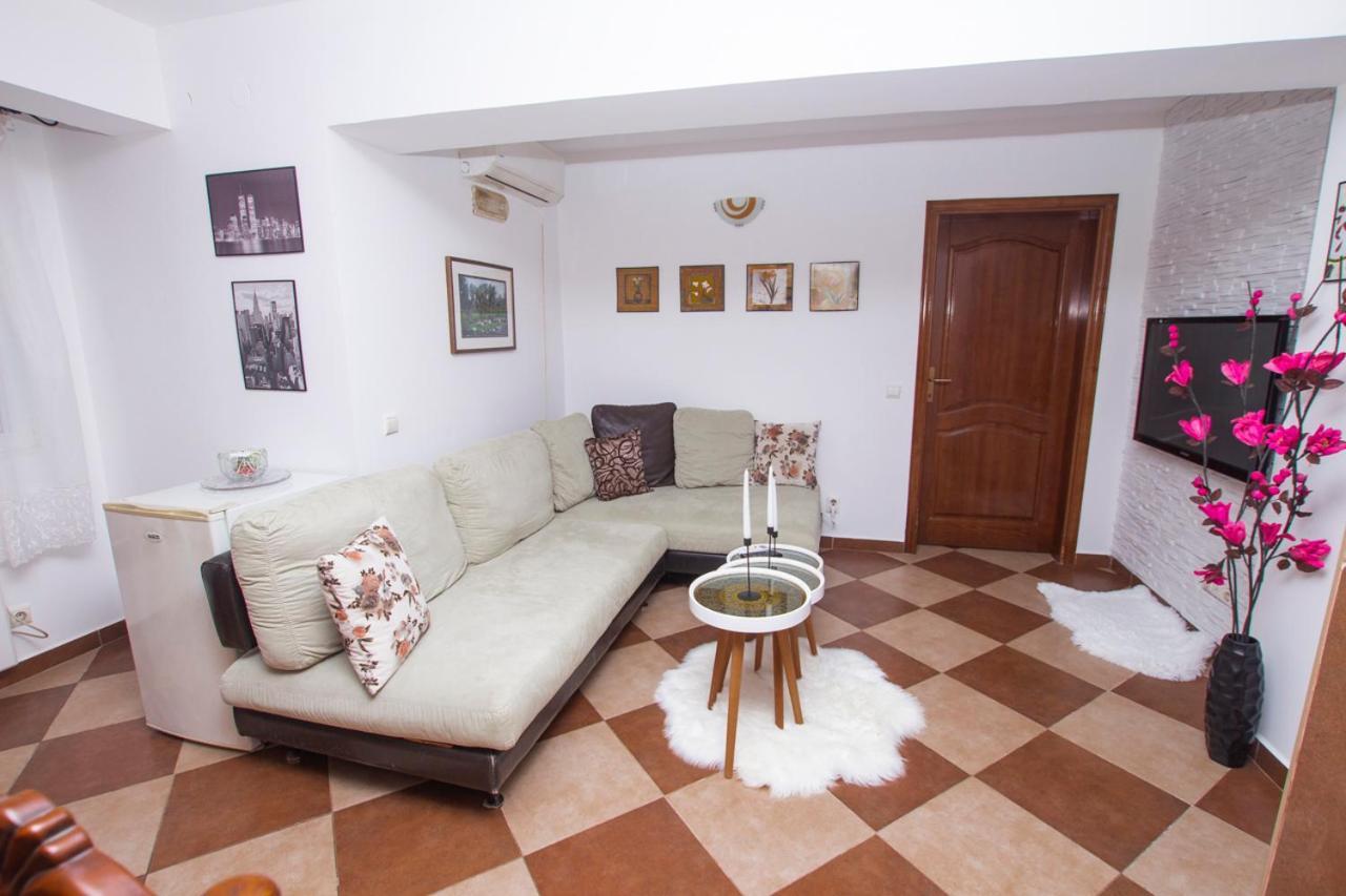 Lea Apartment Bar Dış mekan fotoğraf