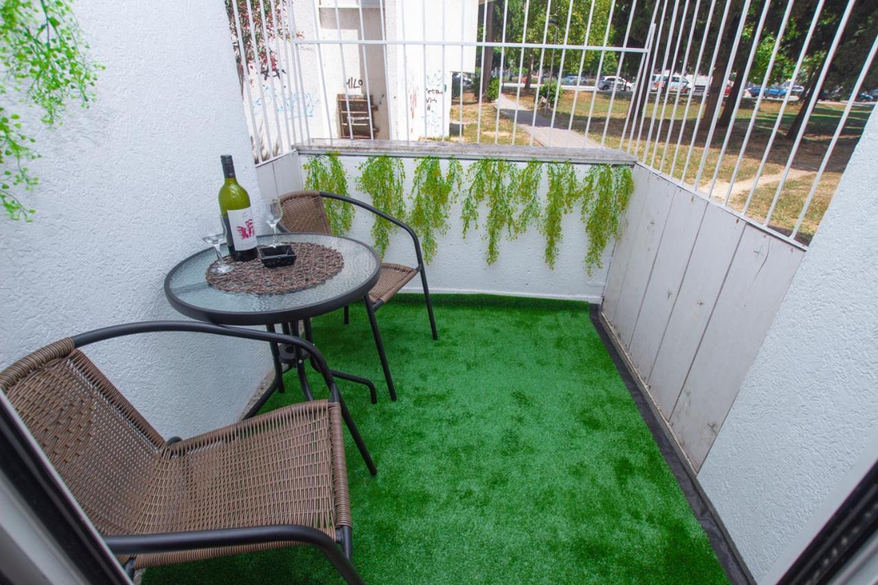 Lea Apartment Bar Dış mekan fotoğraf