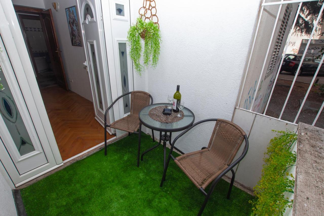 Lea Apartment Bar Dış mekan fotoğraf
