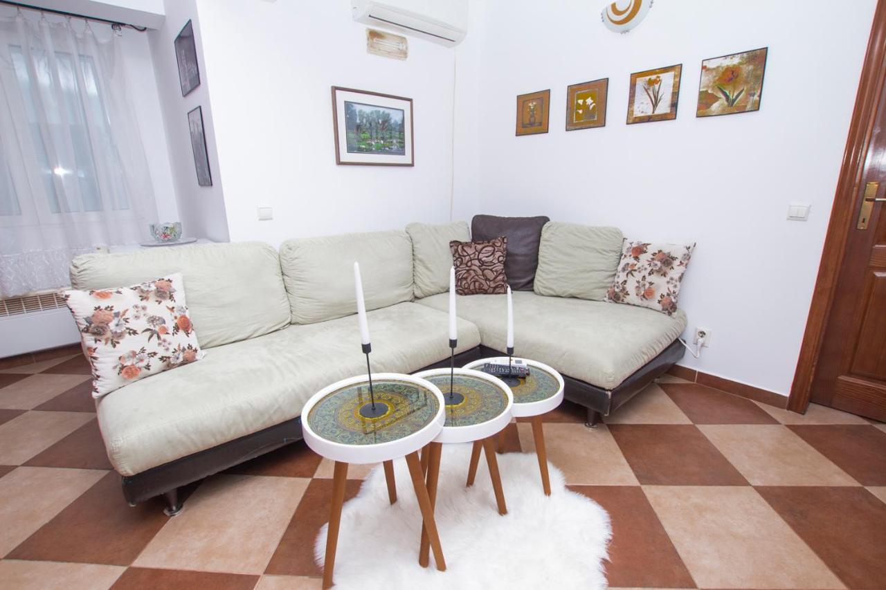 Lea Apartment Bar Dış mekan fotoğraf