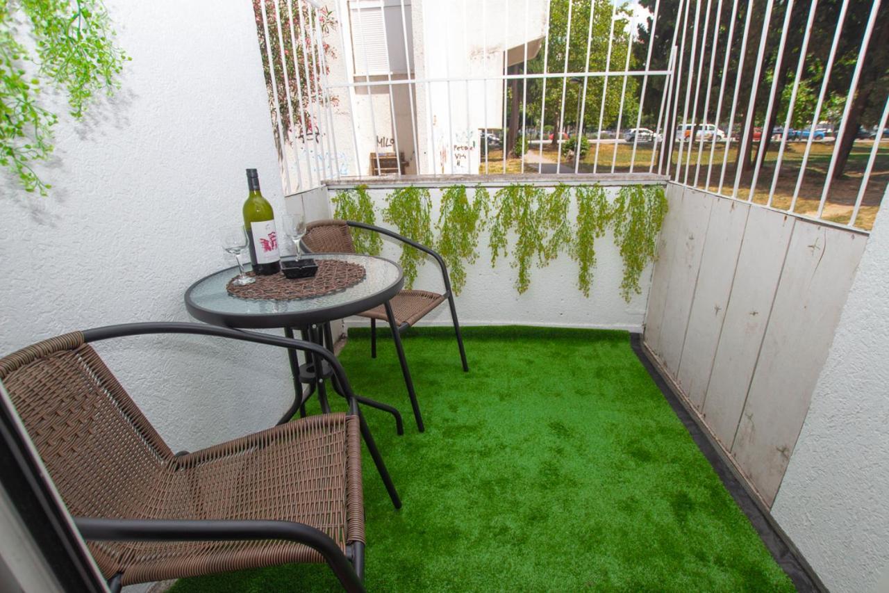 Lea Apartment Bar Dış mekan fotoğraf